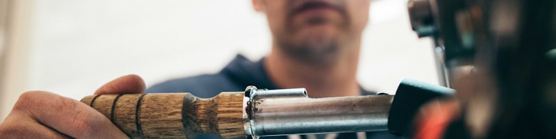 k1集团门户首页展示 - 现代科技感设计界面